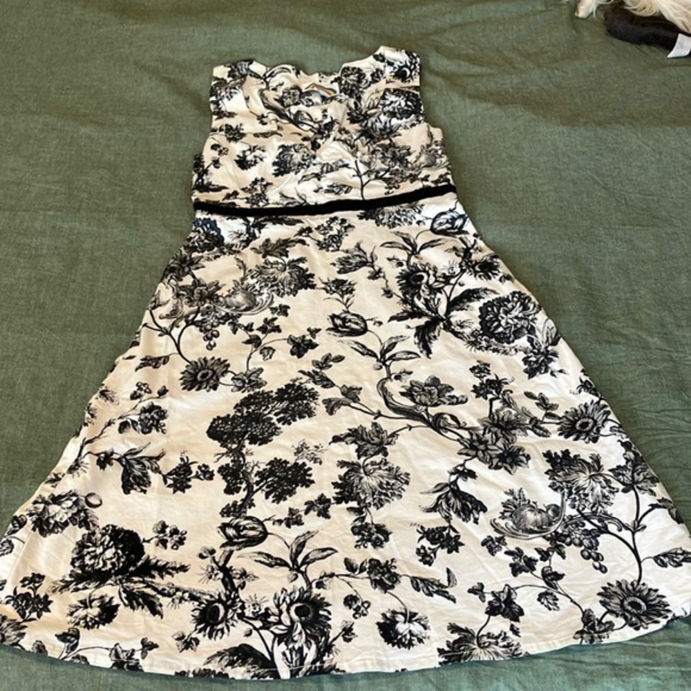 Sleeveless Black and White Floral Midi 50s Dress Retro Vintage Style Small